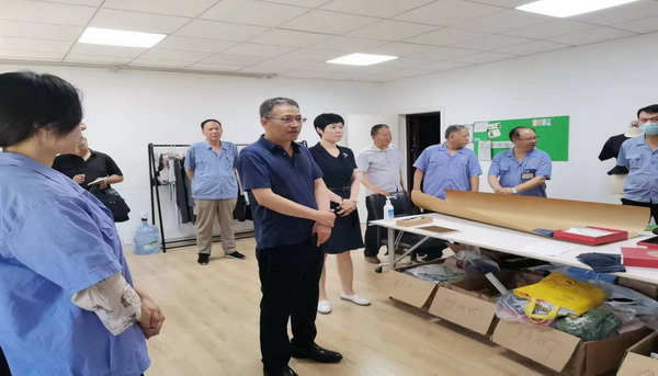 常山集團黨委副書記、副董事長、總經(jīng)理楊瑞剛到經(jīng)編實業(yè)公司調(diào)研工作